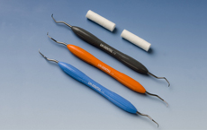 Tannlegeverktøy for tannrens, inkludert speil og skalere, klare til bruk for tannlegeundersøkelser i Elnesvågen